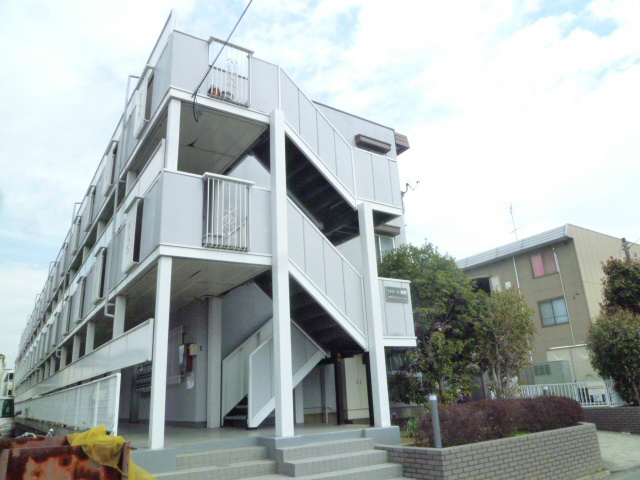 ファミーユ関野 306号室 外観