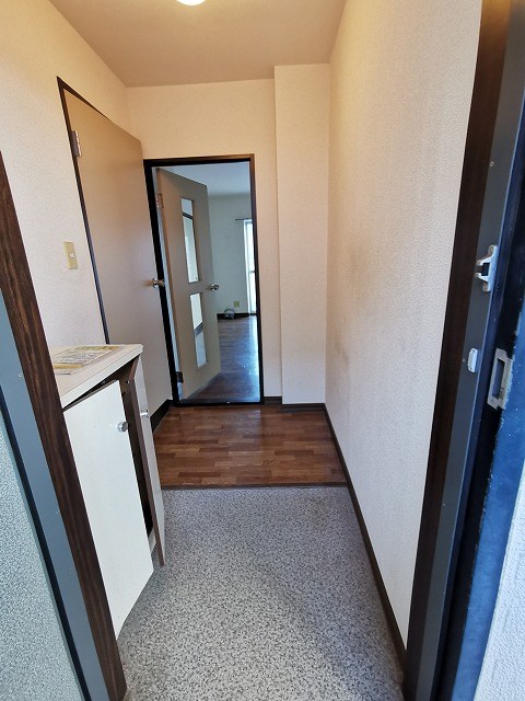 ファミーユ関野 玄関