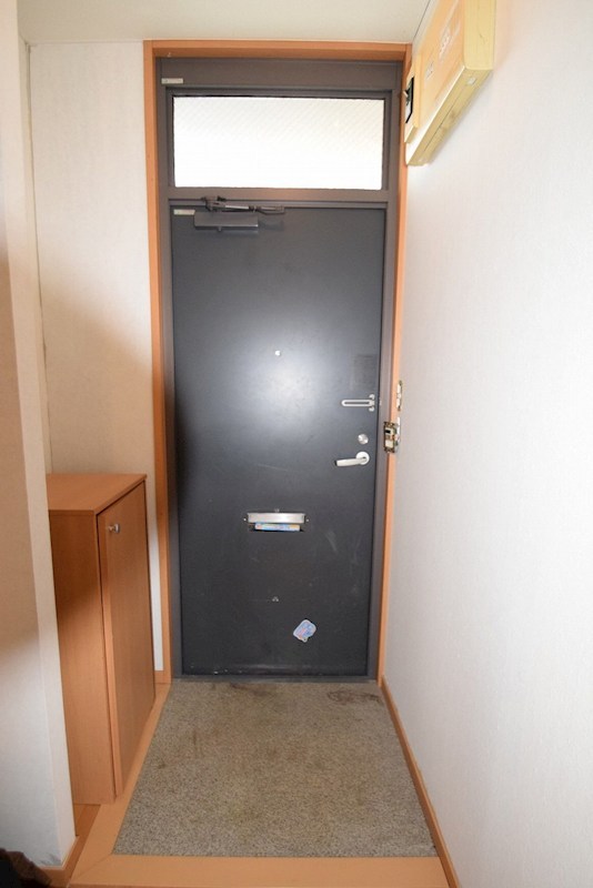 リバージュ鳶尾 玄関