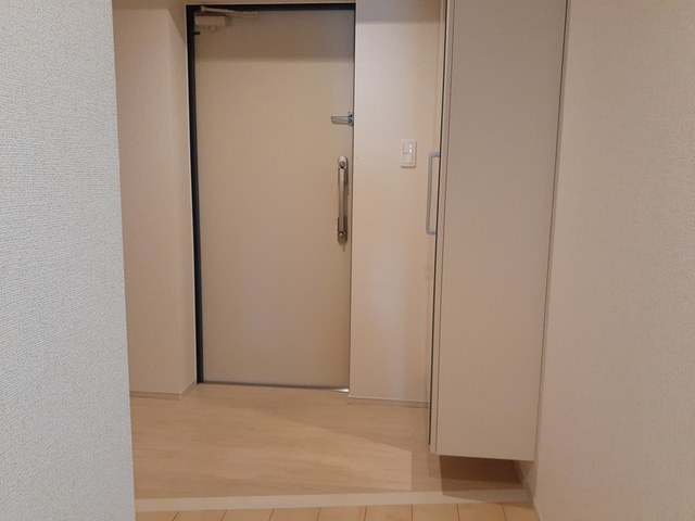 プレド・ルピナス 玄関