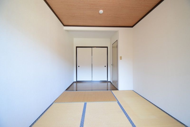 小川テラスハウス２ 玄関