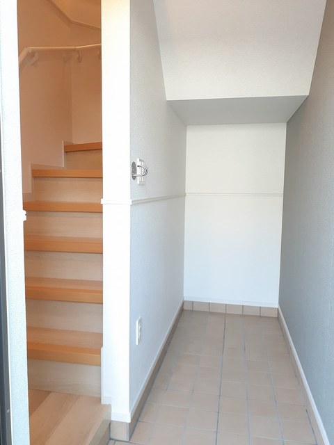 エテルノ　プラシード 玄関