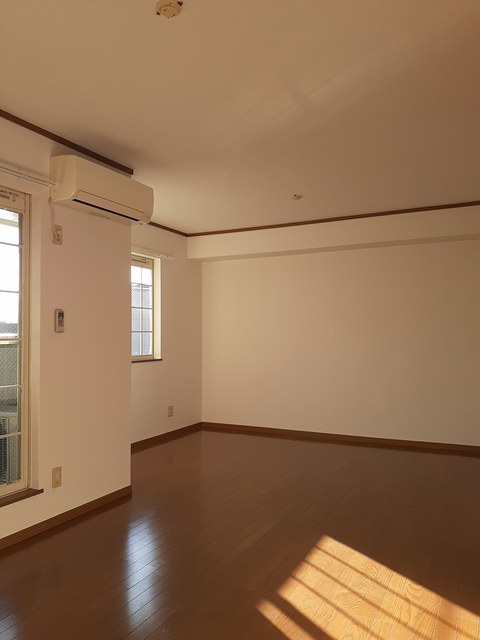 フォルム弐番館 リビング