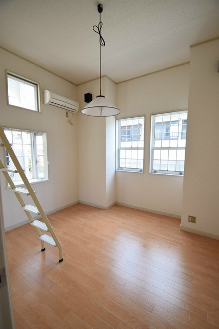 ドルフ東海大 リビング