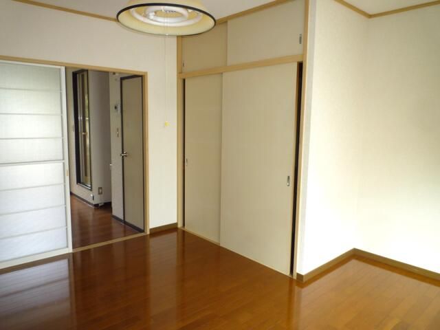 ユーゲンドハウス ベッドルーム