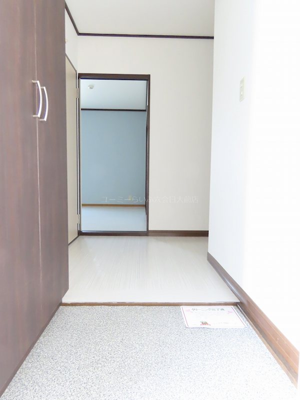 リヴェールシモネB 玄関