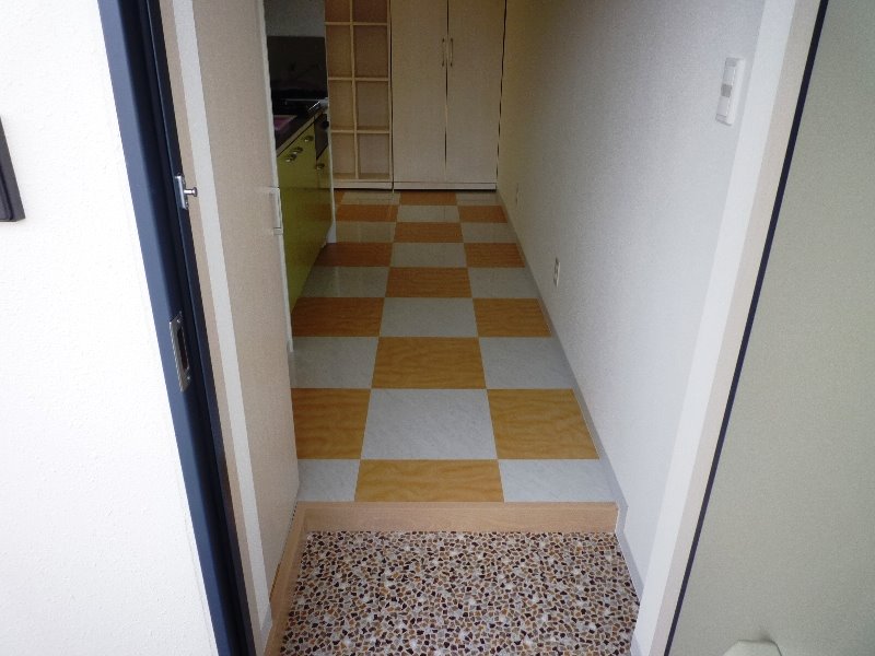 プレイズ　レイ 玄関