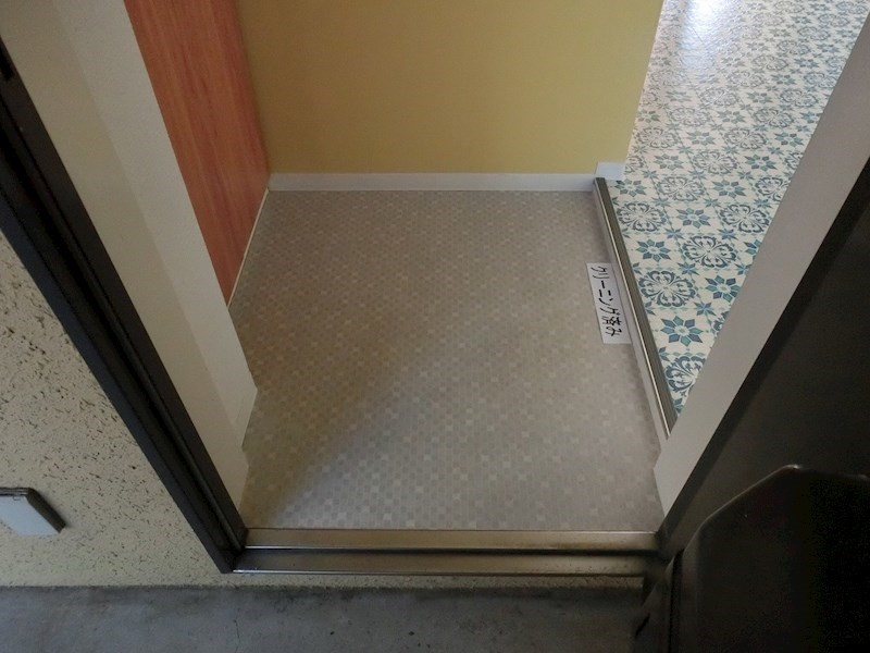 シャトル伊勢原 玄関