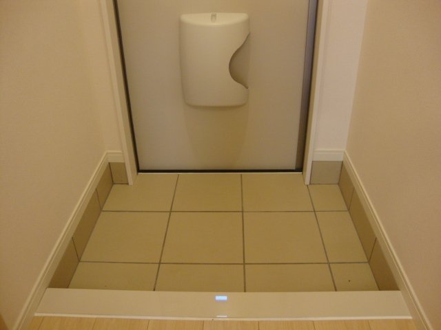 ルラーシュ 玄関