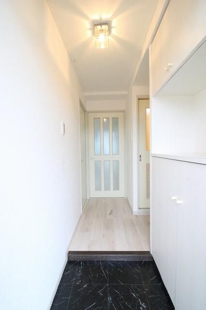 LAZ KONANDAI(ラズコウナンダイ) 玄関