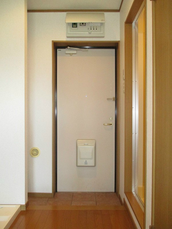 横浜元町ガーデン16 玄関