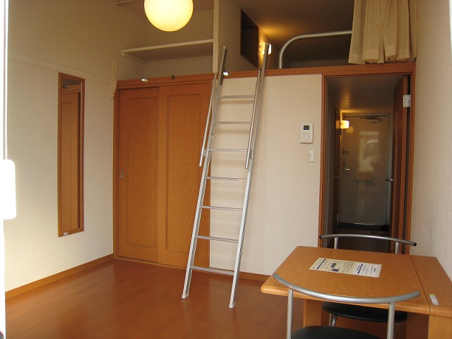 レオパレス戸塚吉田町 リビング