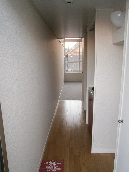 レオパレスヒロタ 玄関