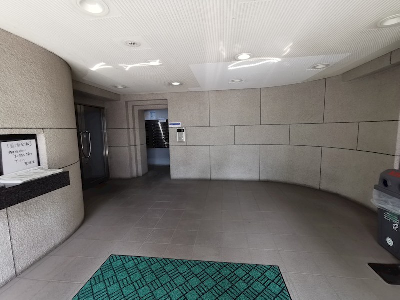 メゾン・ド・ビザール その他外観1