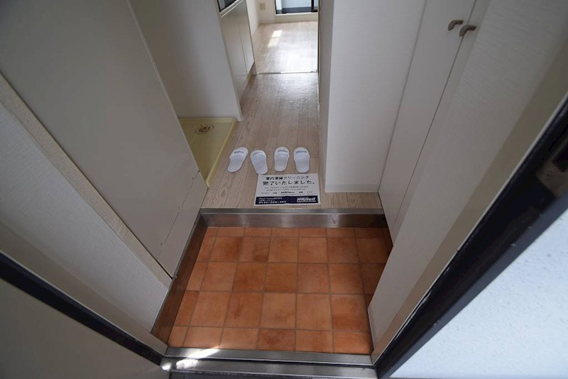 メゾン・ド・ビザール 玄関