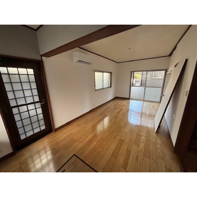 鴨宮戸建て リビング