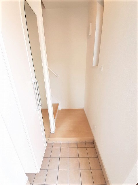 ヴェルテス弐番館 玄関