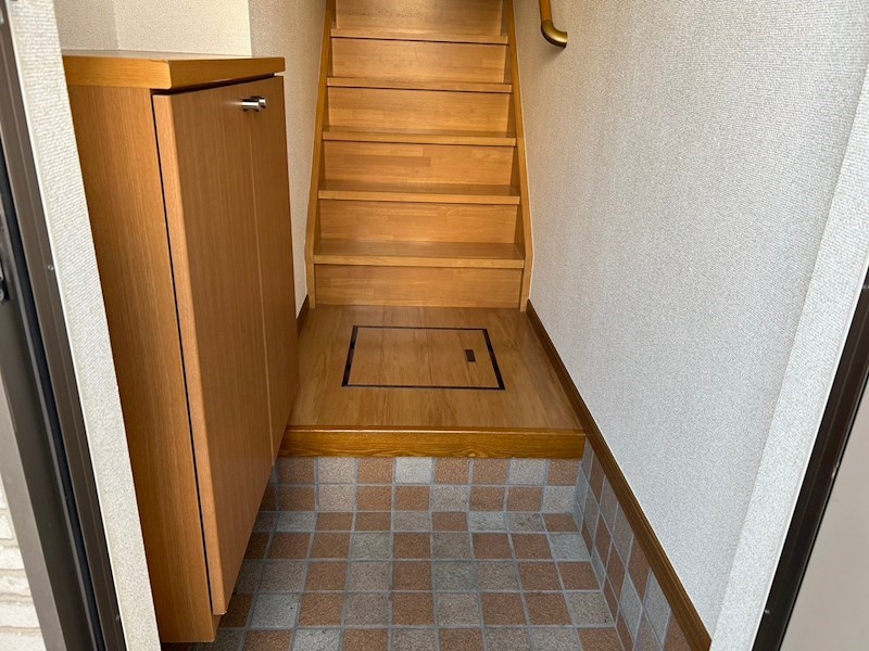 ジュネス広貴 玄関