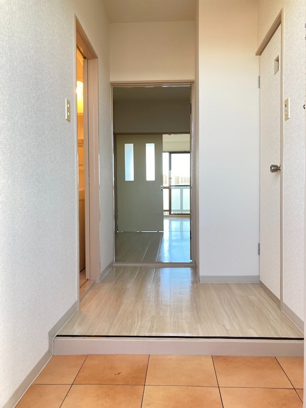 プラーズ榎木町  玄関