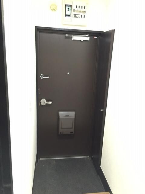 第3輪友ビル 玄関