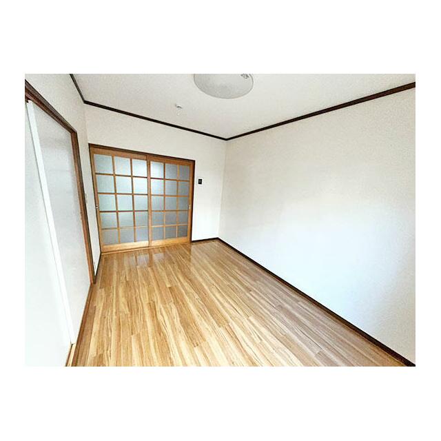 ロイヤルハイツ ベッドルーム