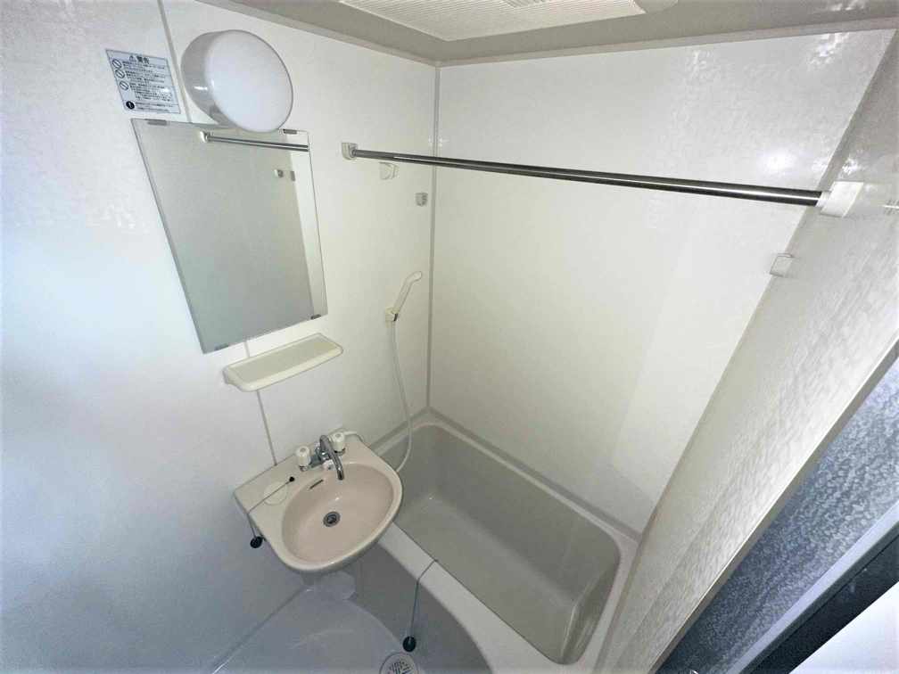 レオパレスファルケ 風呂画像