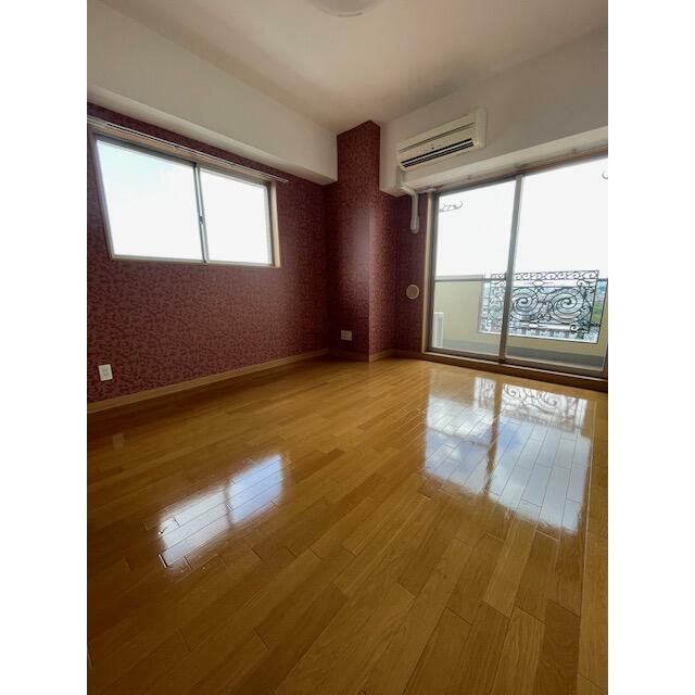 ロイヤルヒルズ ベッドルーム