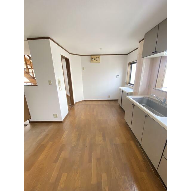 茅ヶ崎市柳島１丁目・住宅 リビング