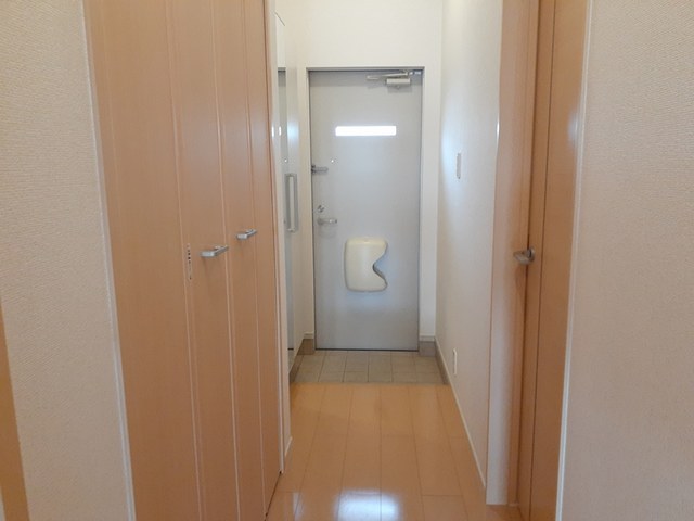 グリュ・プレーヌⅢ 玄関