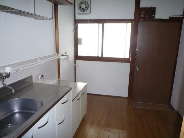 第2山仁ハイツ 玄関