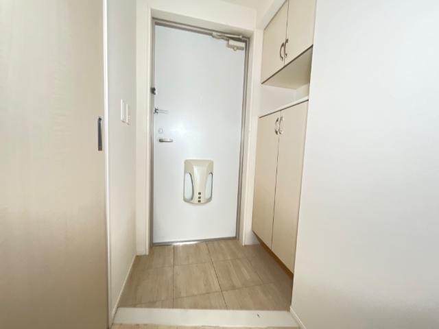 サン・ドゥーズ湘南 玄関