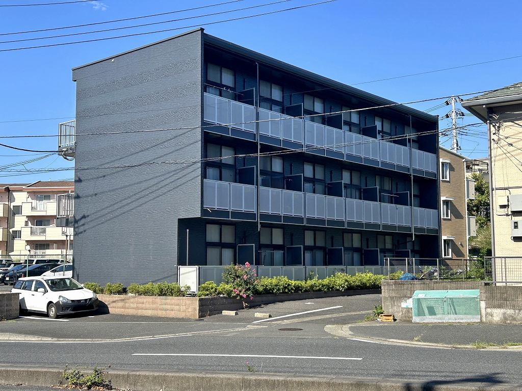 レオパレスクリーンヒルズ南戸塚 304号室 外観