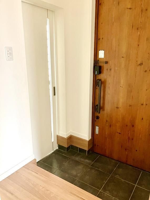 鵠沼桜が岡戸建 玄関