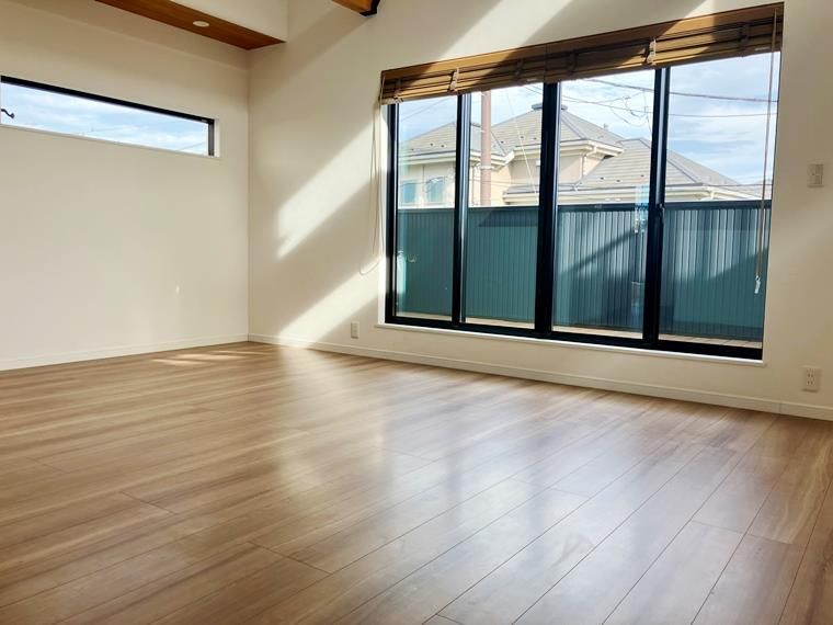 鵠沼桜が岡戸建 リビング