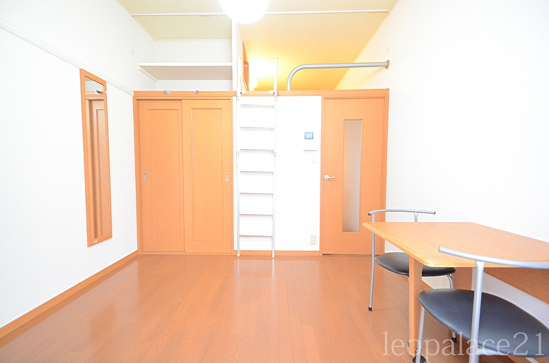 レオパレスソレーユ ベッドルーム