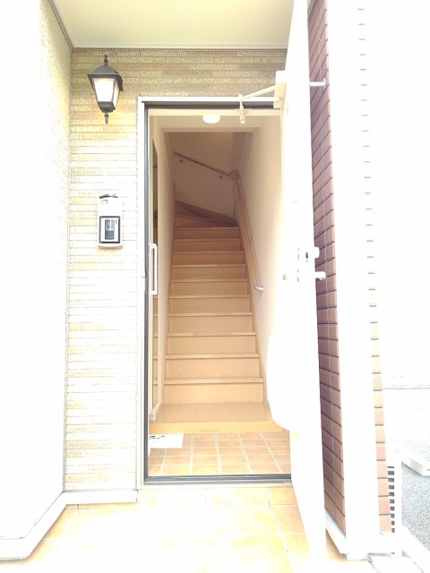 サンライズヒルⅤ 玄関