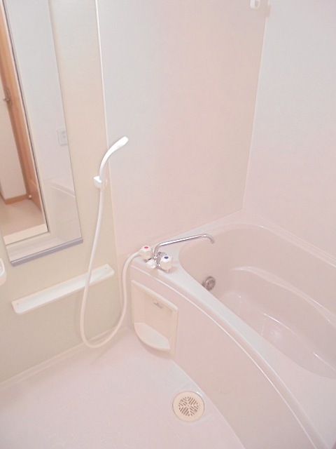 グリーン・コートⅡ 風呂画像