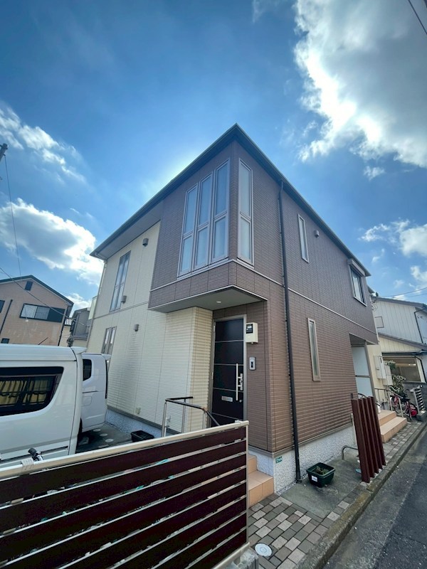 虹 102号室 外観