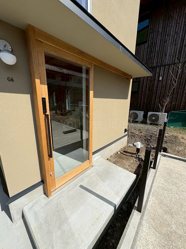 ガーデンテラス西御門 玄関