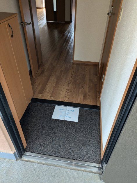 カーサラフロレスタ 玄関