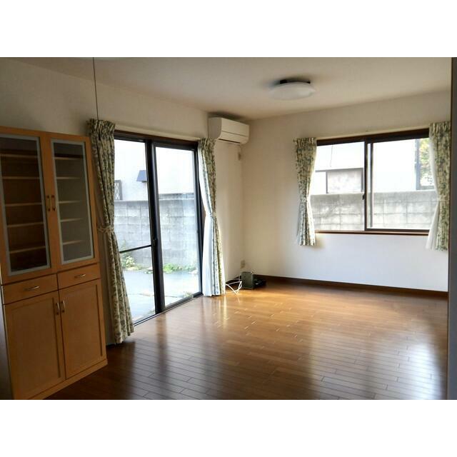 藤沢飯田貸家 リビング