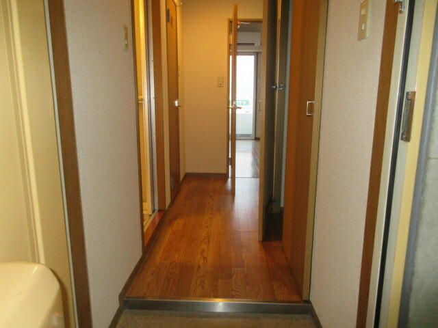 イーストピークＶ 玄関