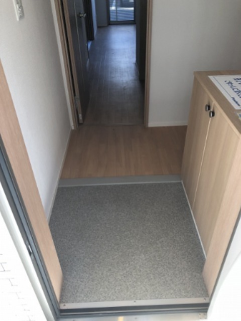 クレール善行 玄関