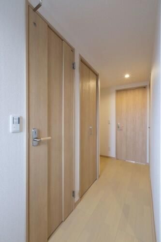 ホワイトアーミン湘南 玄関