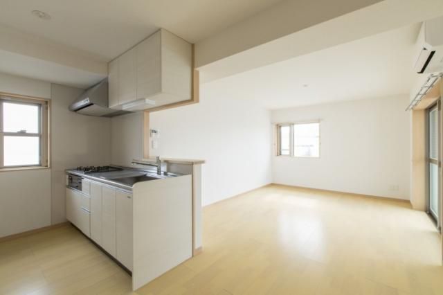 ホワイトアーミン湘南 リビング