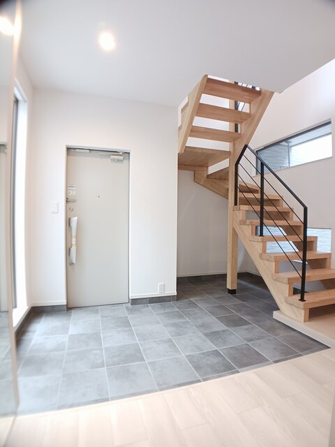 ひだまりガーデンテラスⅡ 玄関