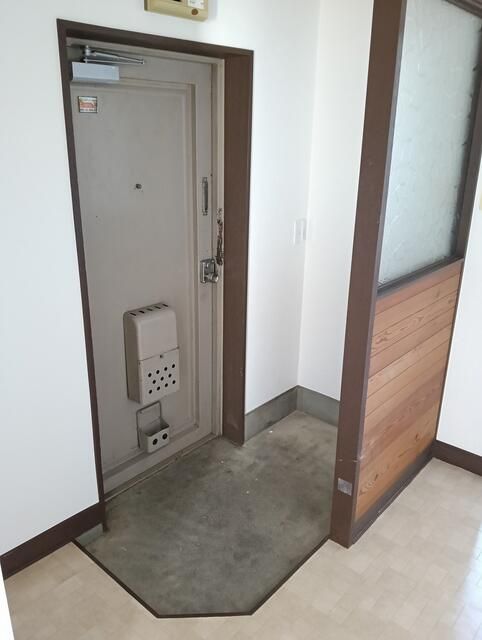 宮谷ハイツ 玄関