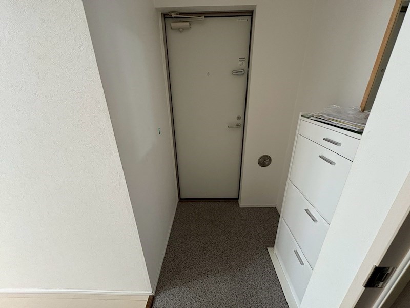 シェモア伊勢原 玄関