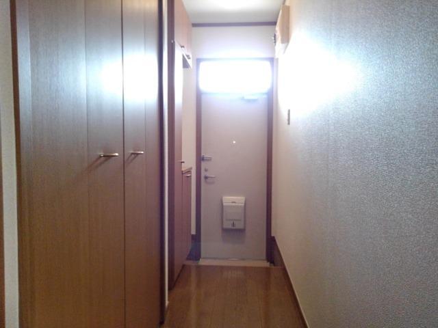 グリュ・プレーヌⅡ 玄関