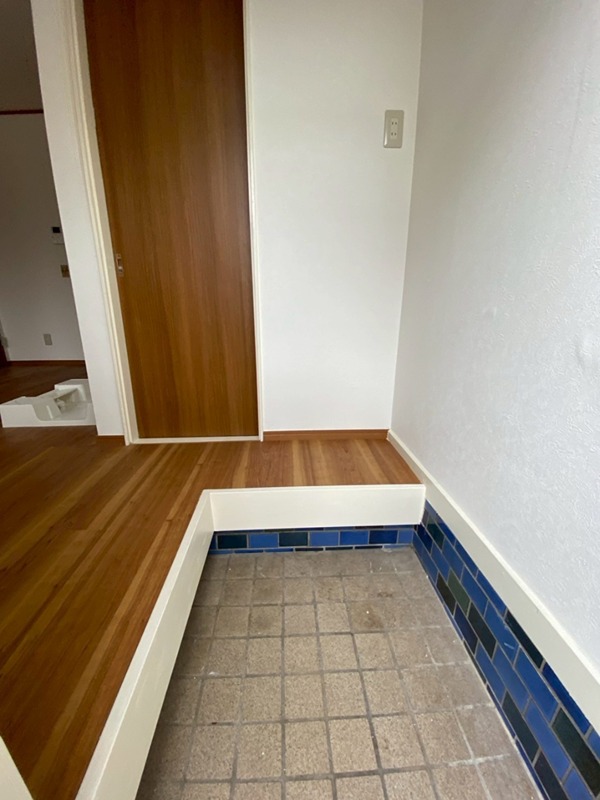 コーポあやめ 玄関